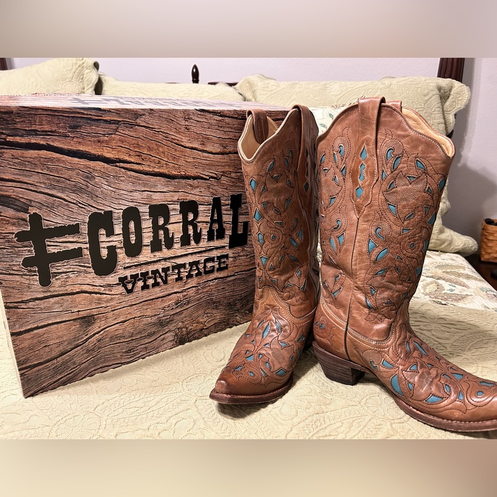 Corral Vintage Goat Laser Overlay Boots